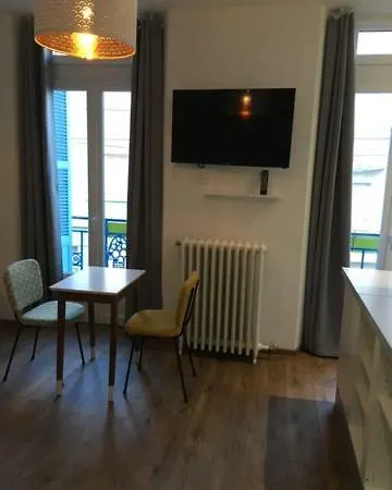 Le Pavillon Bleu Apartment *